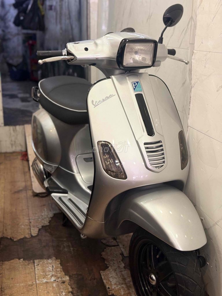 Piaggio Vespa 2012 - ảnh 2