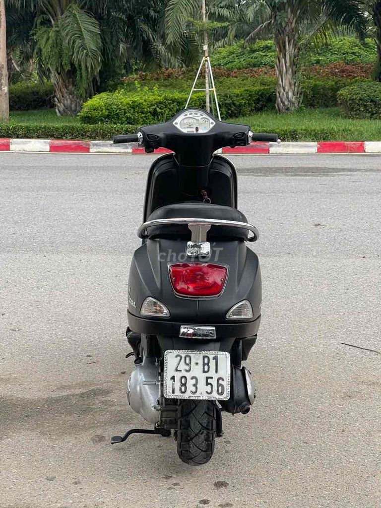 Piaggio Vespa 2012 - ảnh 2