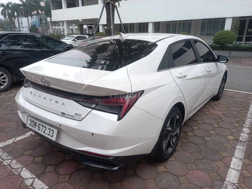 Hyundai Elantra 2022 - ảnh 1
