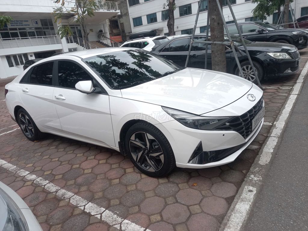 Hyundai Elantra 2022 - ảnh 4