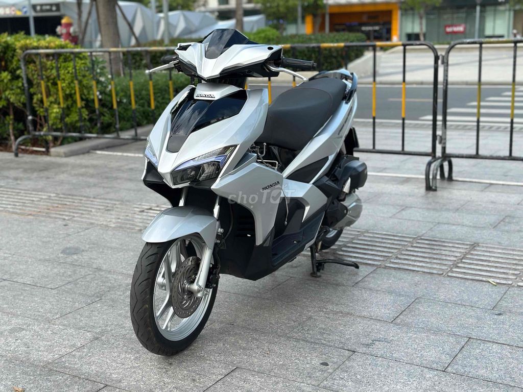 Honda Air Blade 2017 - ảnh 4