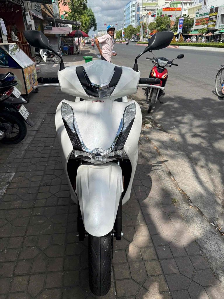 Honda SH 2023 - ảnh 2