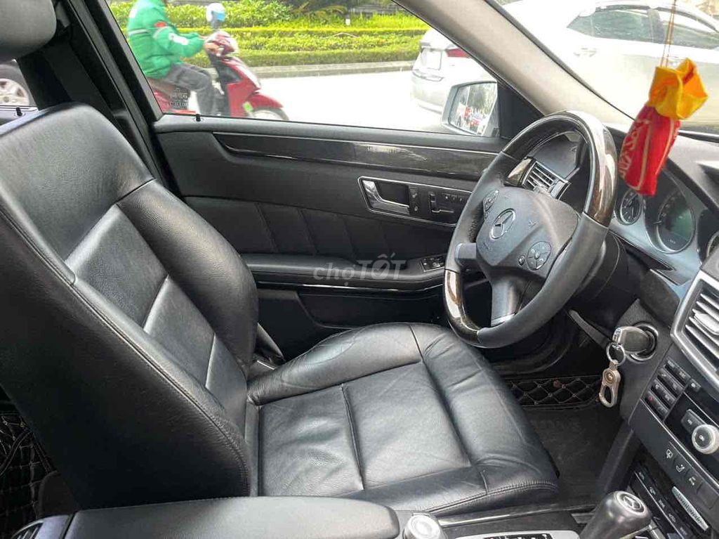 Mercedes-Benz 2010 - ảnh 3