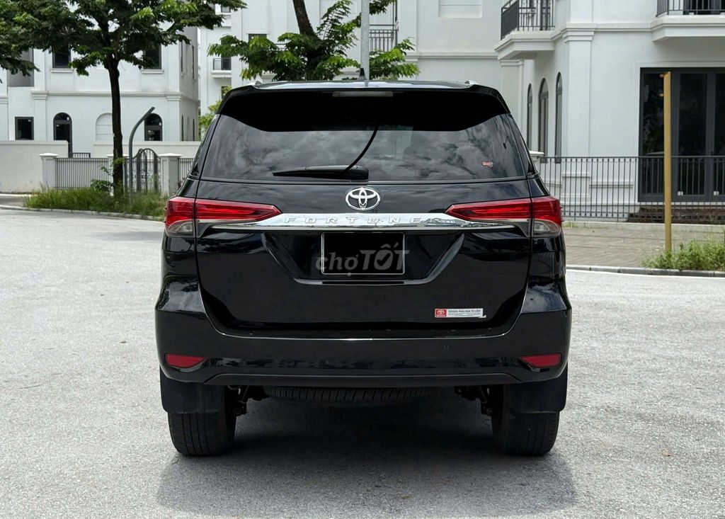 Toyota Fortuner - ảnh 3