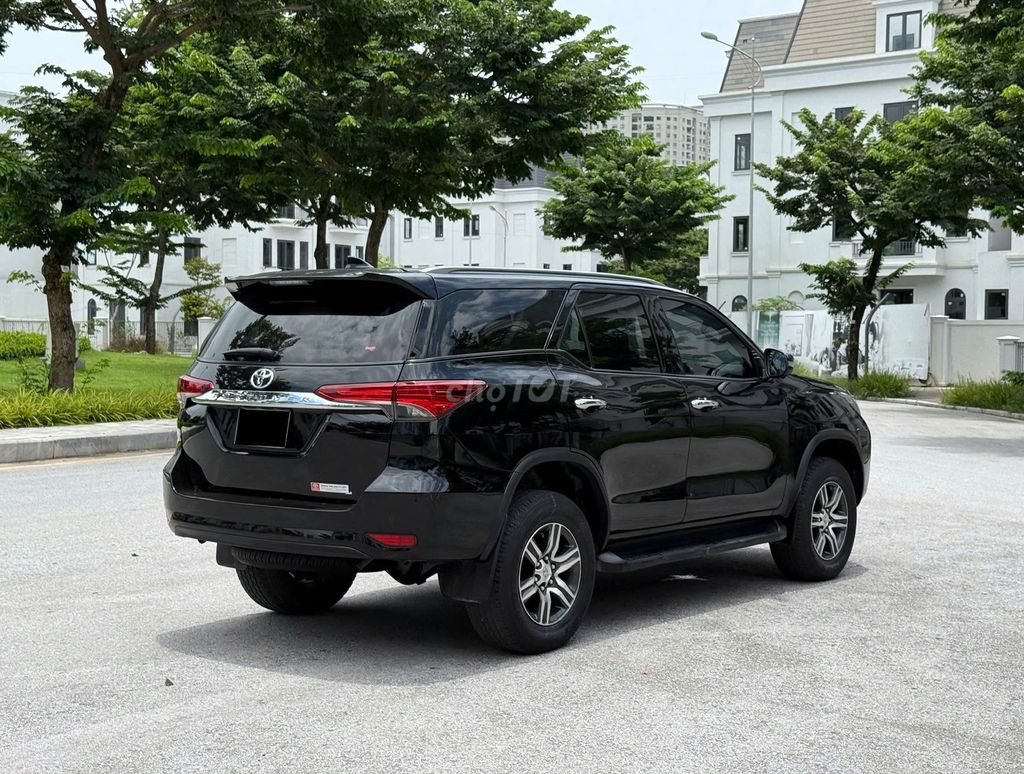 Toyota Fortuner - ảnh 5