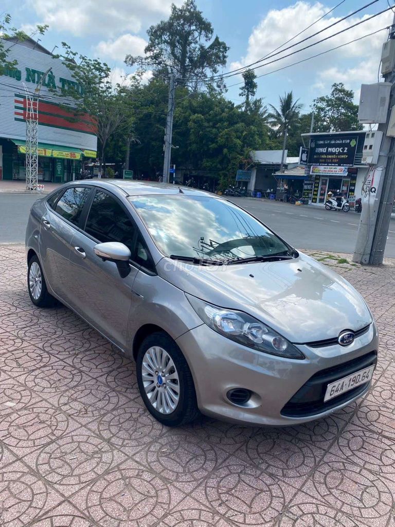 Ford Fiesta 2013 - ảnh 1