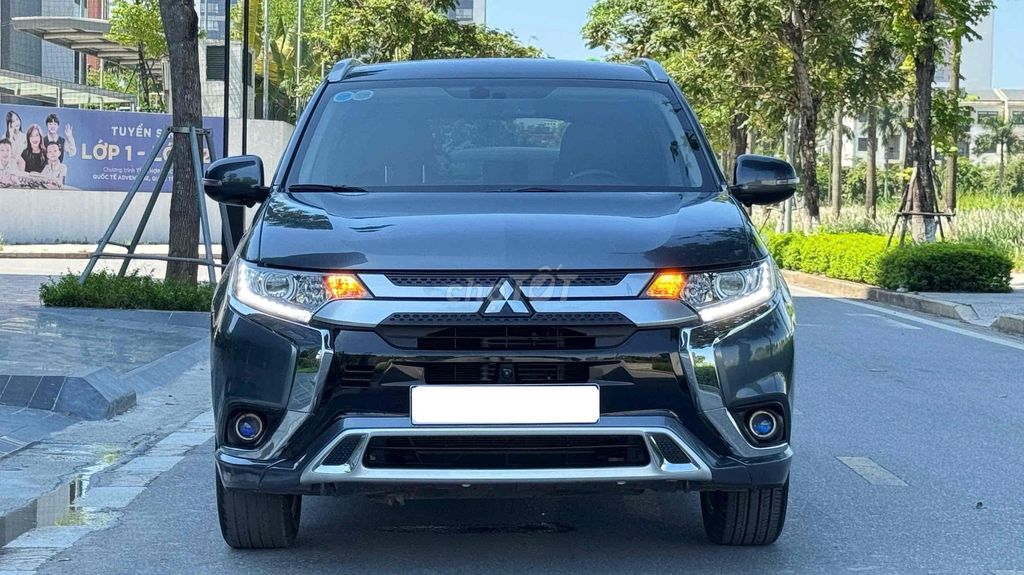 Mitsubishi Outlander 2023 - ảnh 1