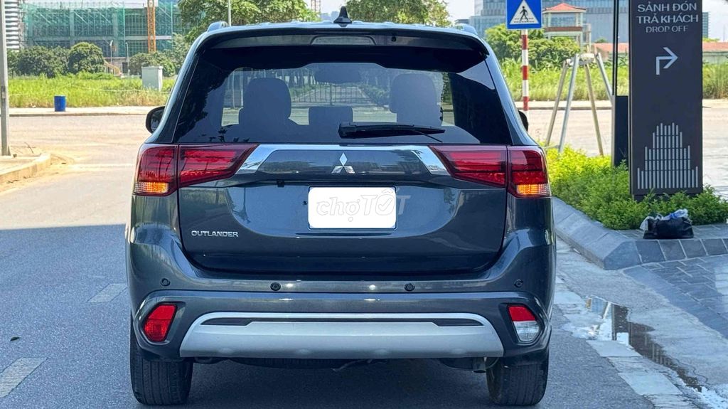 Mitsubishi Outlander 2023 - ảnh 2
