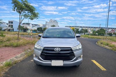 Toyota Innova - ảnh 1