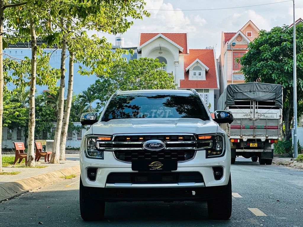 Ford Everest 2024 - ảnh 1