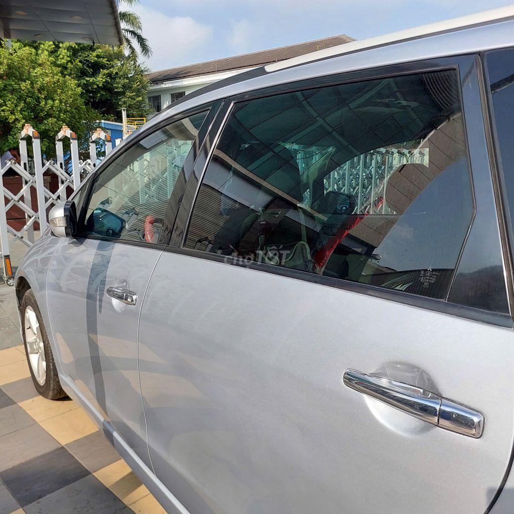 Mitsubishi Grandis 2008 - ảnh 2
