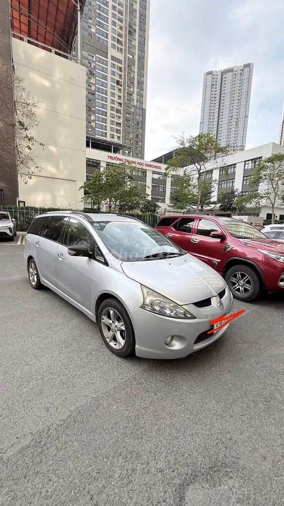 Mitsubishi Grandis 2008 - ảnh 5
