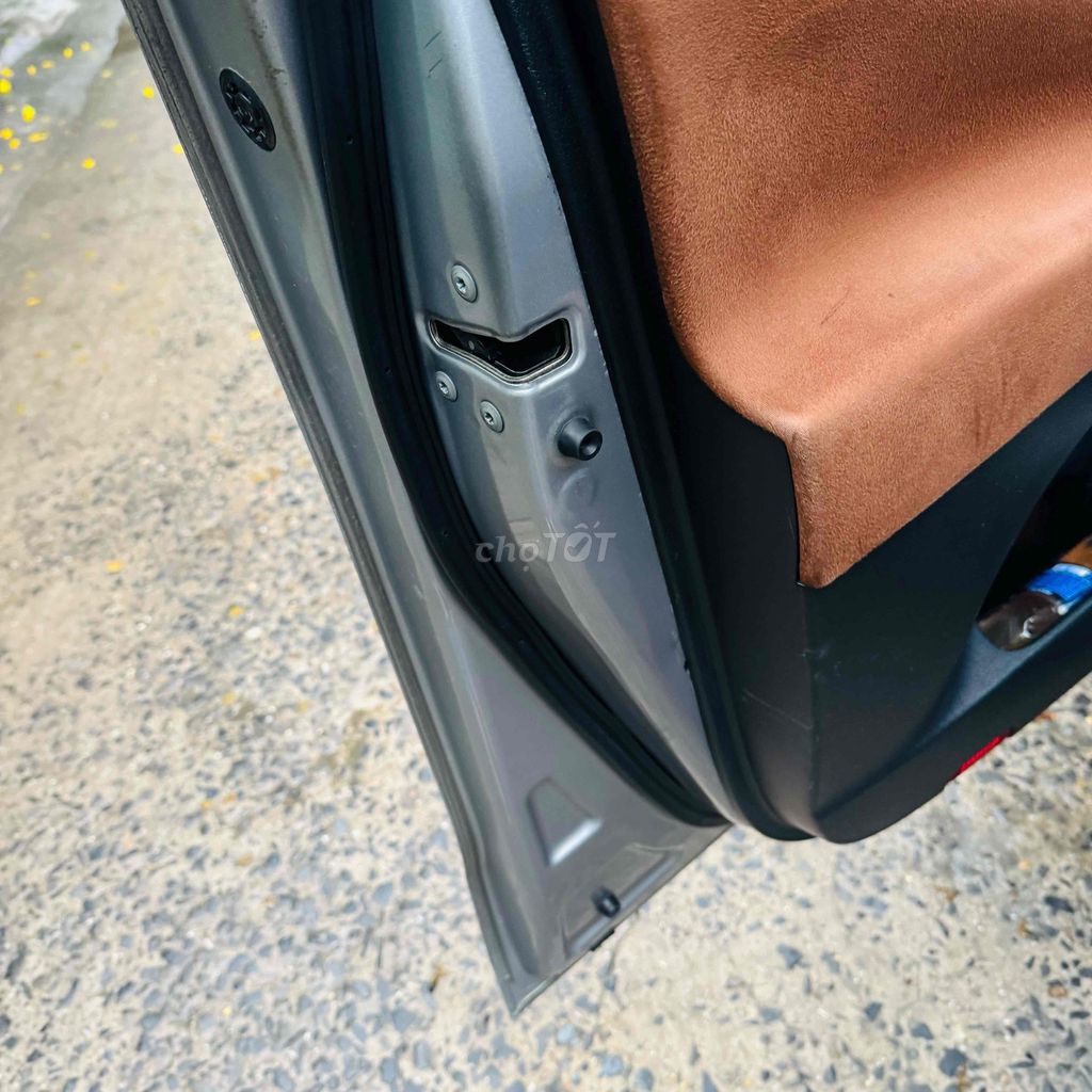 Toyota Innova 2.0E 2017 - ảnh 5
