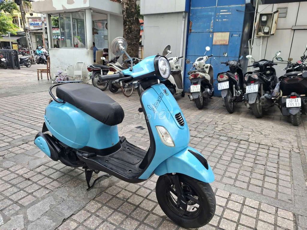 Vespa 2021 - ảnh 1