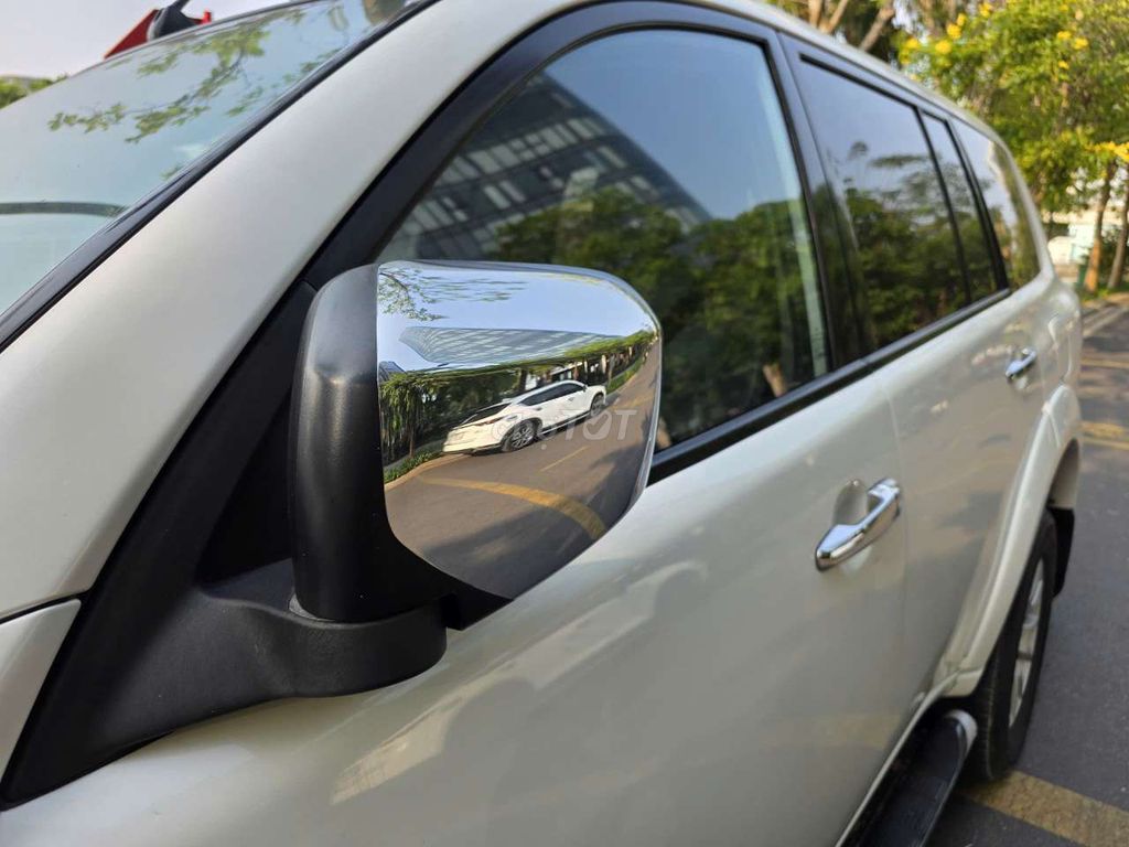 Mitsubishi Pajero Sport 2012 - ảnh 3