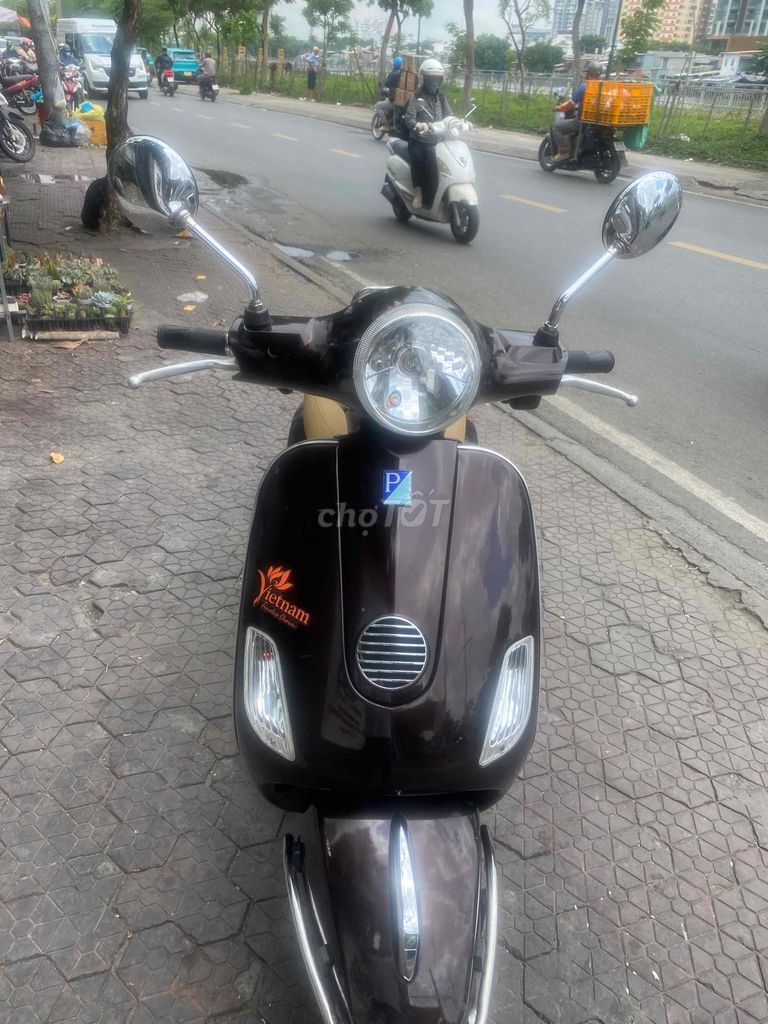 Piaggio Vespa 2012 - ảnh 1