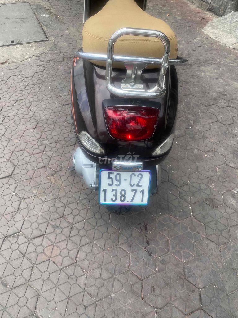 Piaggio Vespa 2012 - ảnh 3
