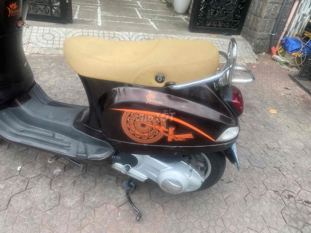 Piaggio Vespa 2012 - ảnh 4