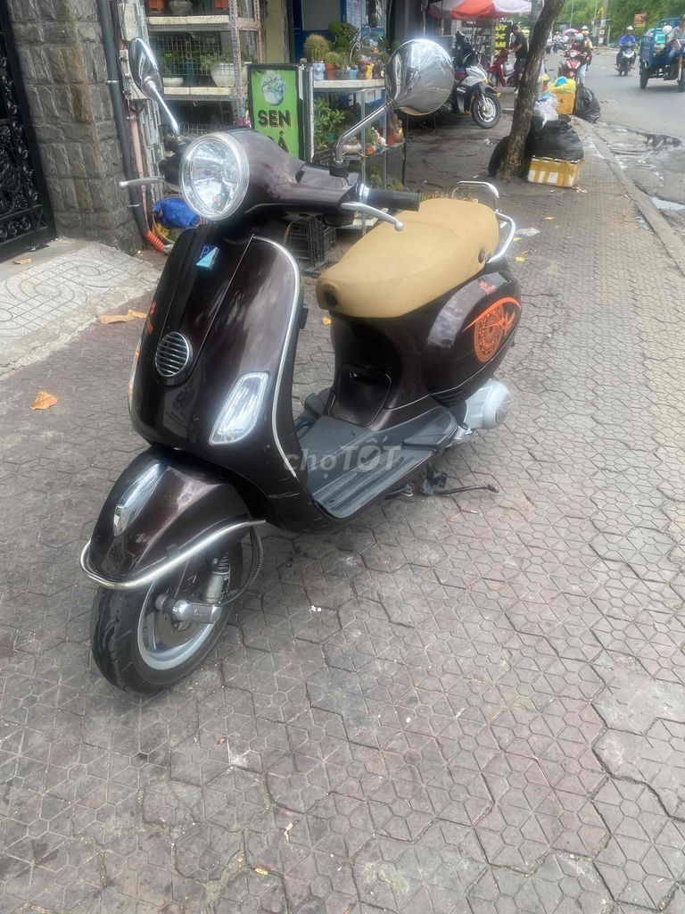 Piaggio Vespa 2012 - ảnh 5