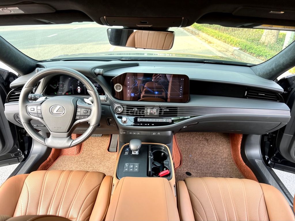 Lexus LS 2025 - ảnh 4