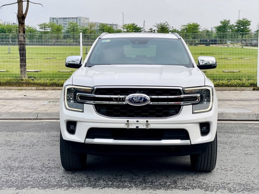 Ford Everest Titanium 2.0L 4x2 AT 2022 - ảnh 1
