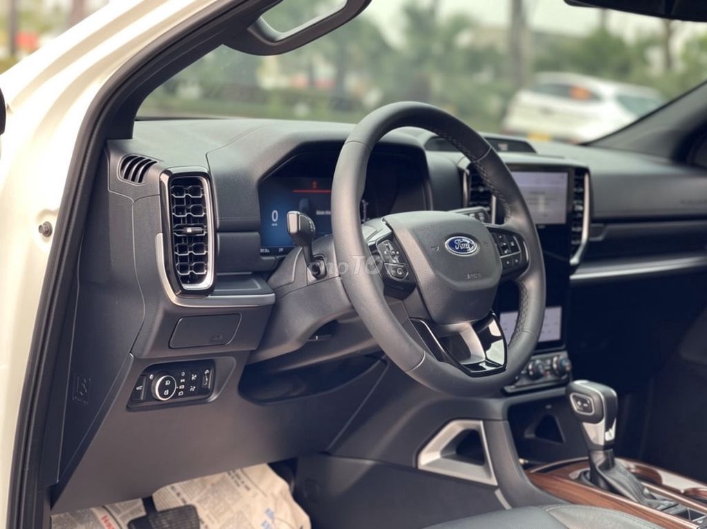 Ford Everest Titanium 2.0L 4x2 AT 2022 - ảnh 3