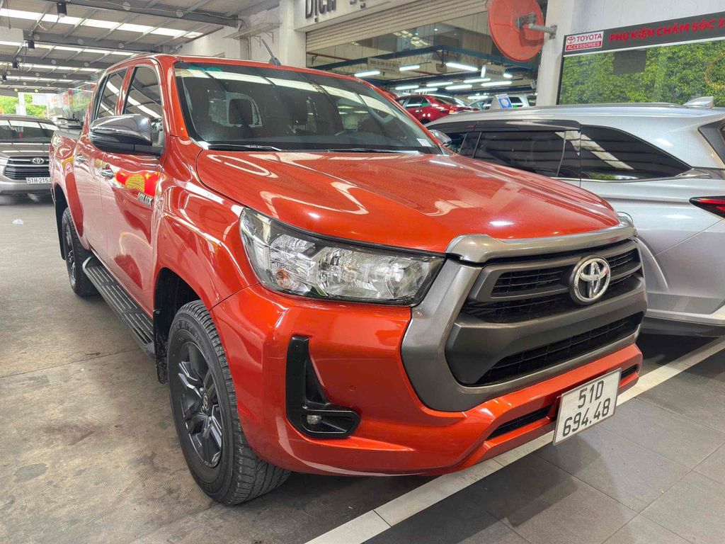 Toyota Hilux 2021 - ảnh 2