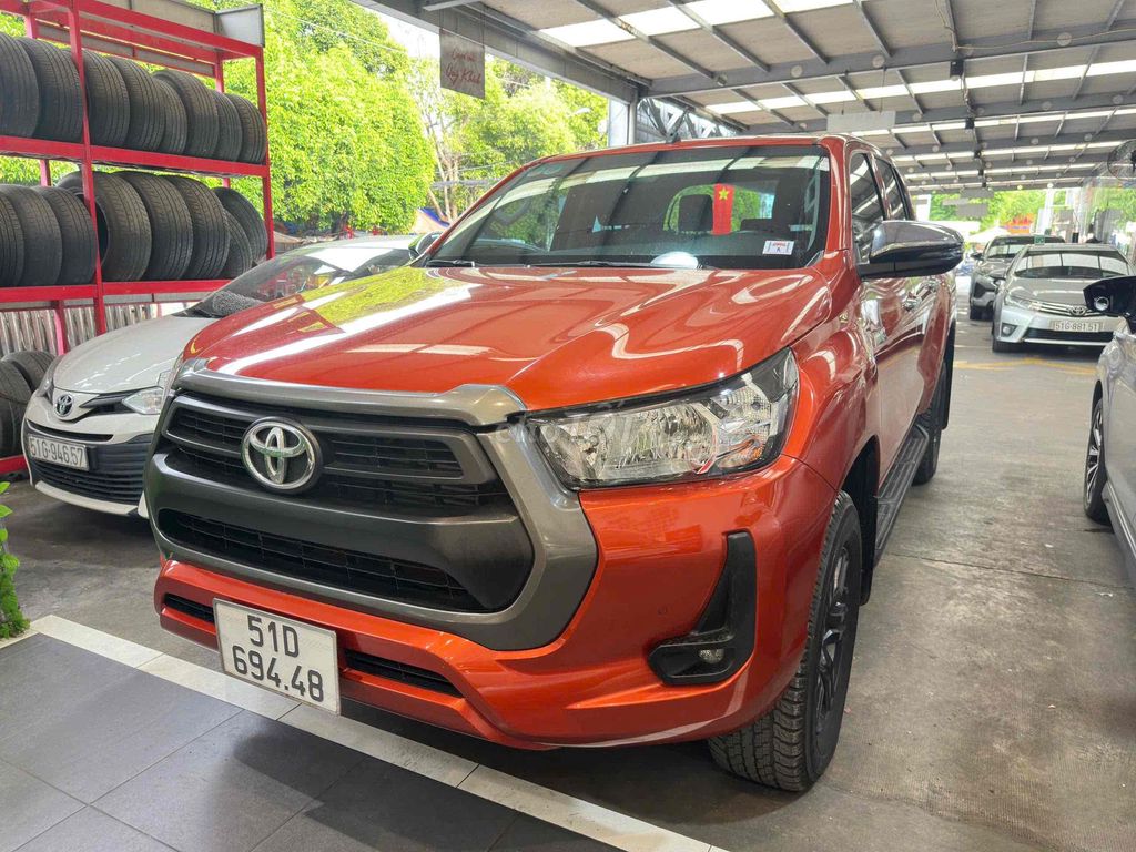 Toyota Hilux 2021 - ảnh 3