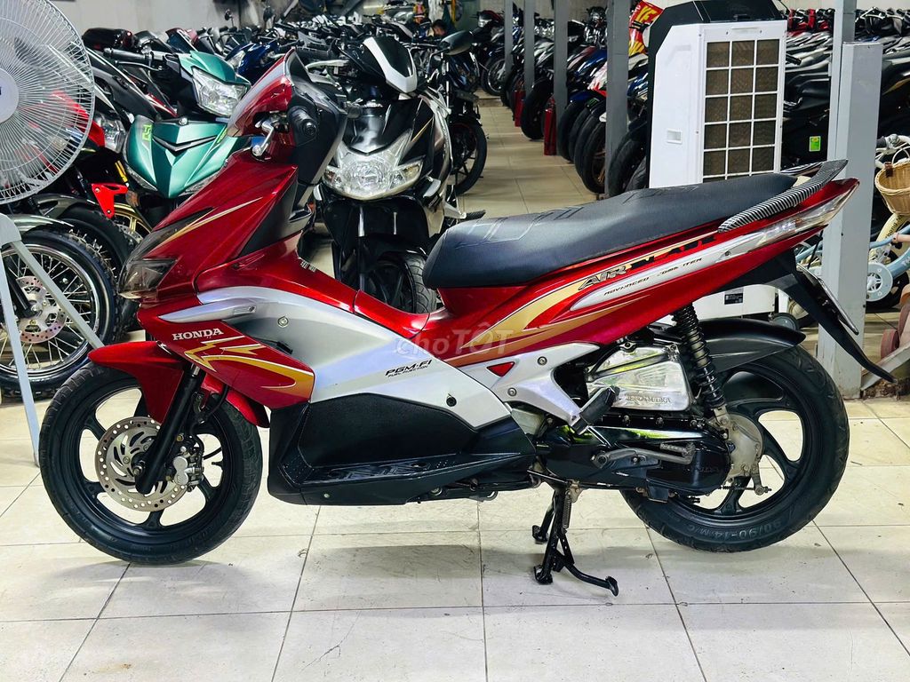 XE M 2010 - ảnh 3