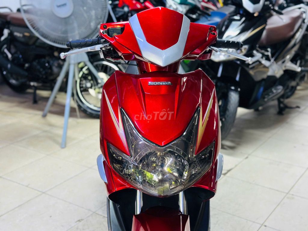 XE M 2010 - ảnh 4