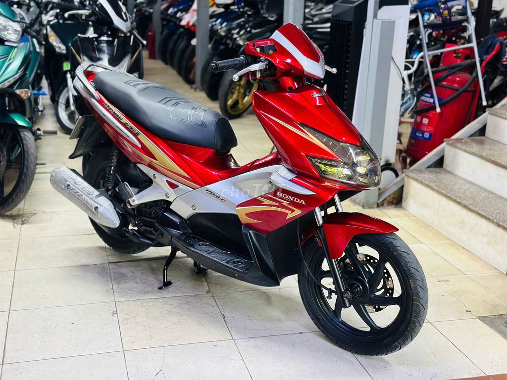 XE M 2010 - ảnh 5