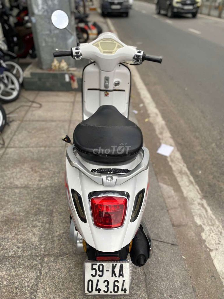 Piaggio Vespa 2023 - ảnh 1