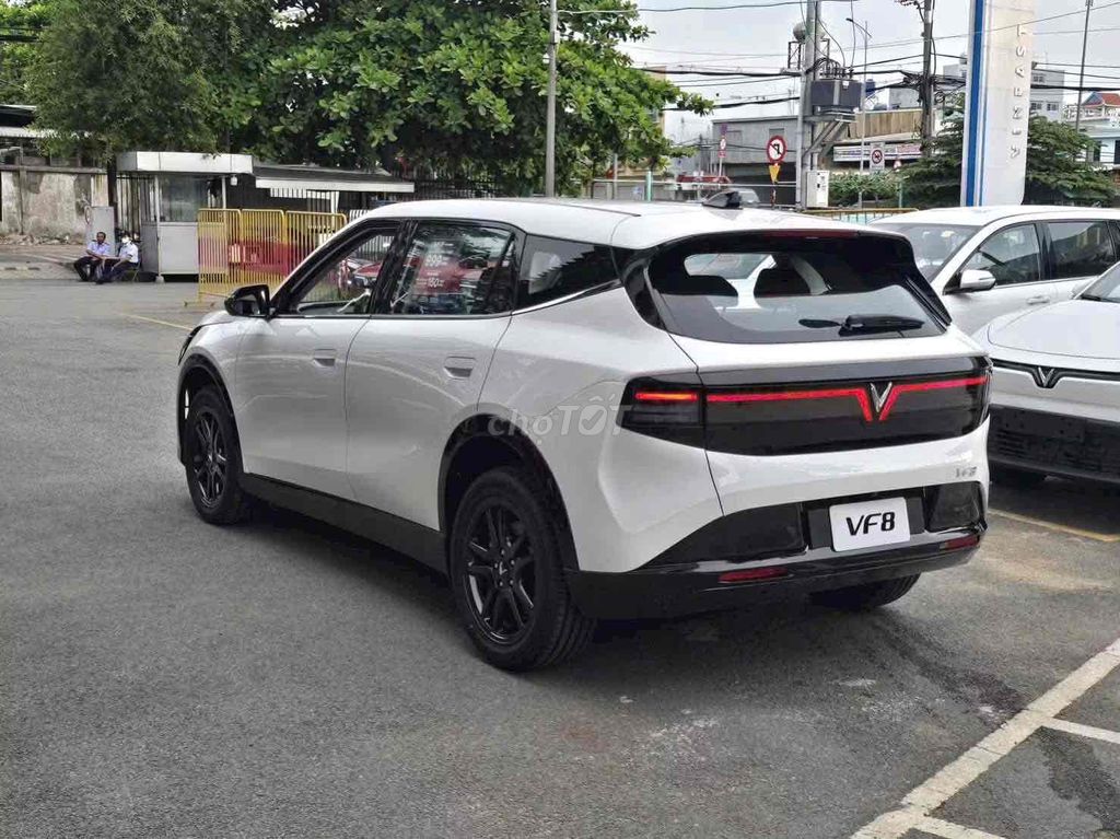 VinFast VF8 - ảnh 3