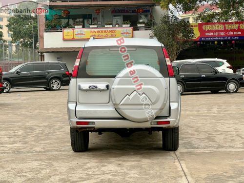 Ford Everest 2011 - ảnh 2