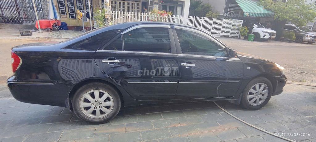 Toyota Camry - ảnh 1