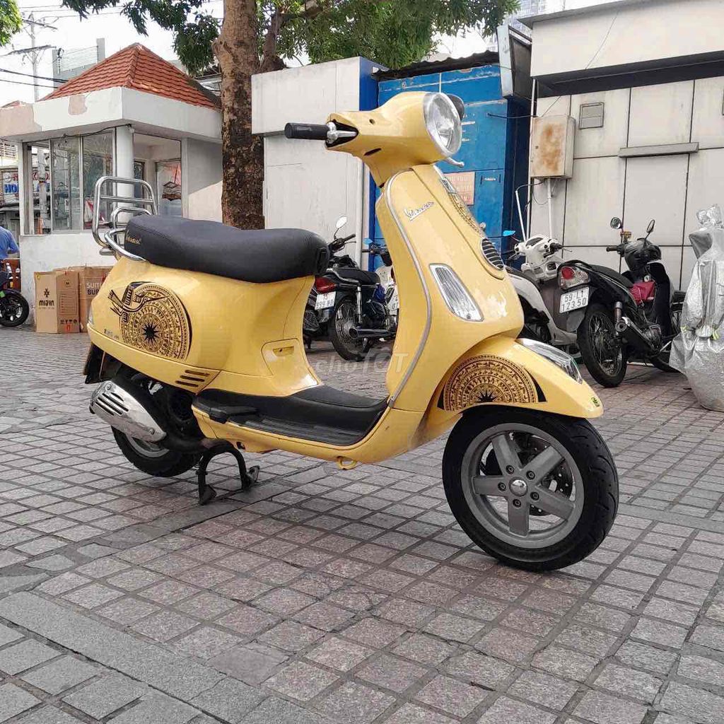 Piaggio Vespa 2012 - ảnh 2
