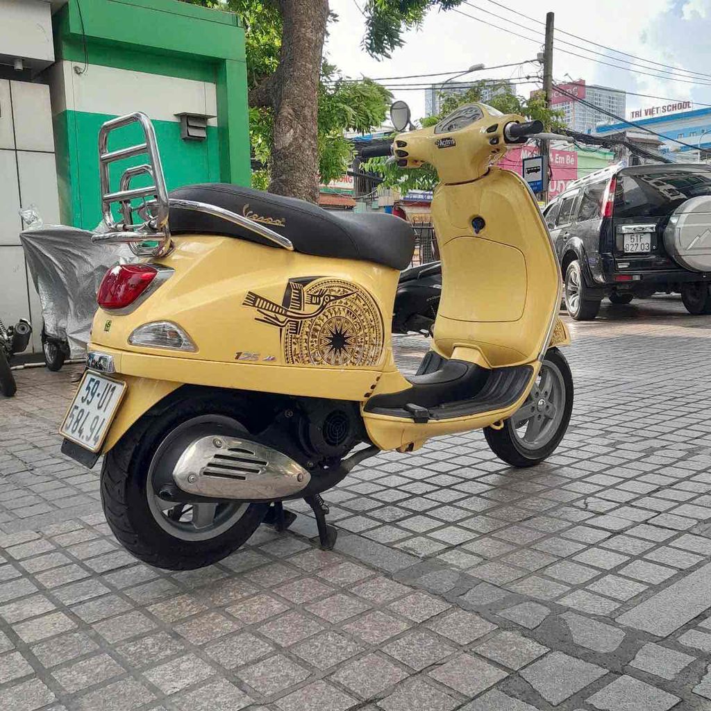 Piaggio Vespa 2012 - ảnh 4