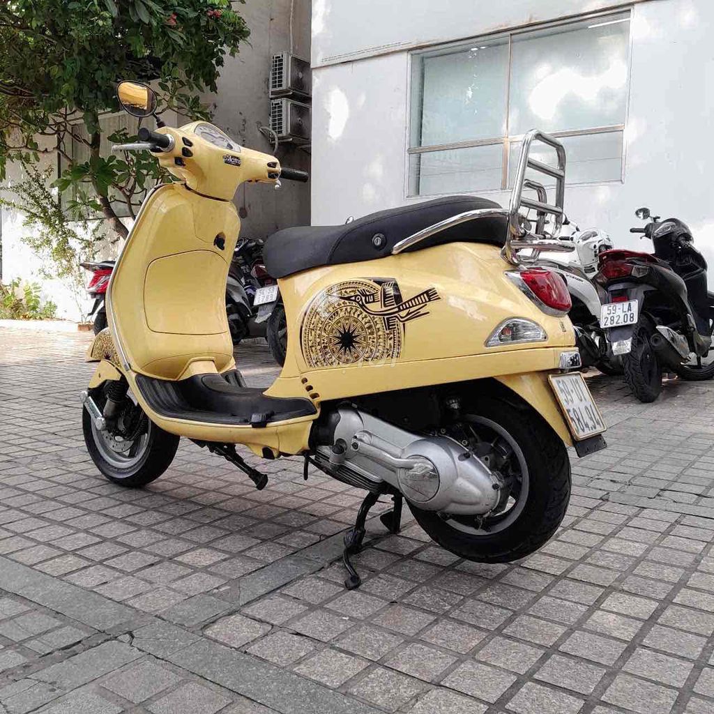 Piaggio Vespa 2012 - ảnh 5