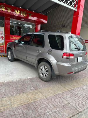 Ford Escape - ảnh 1