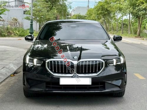 BMW 5 Series 2025 - ảnh 1