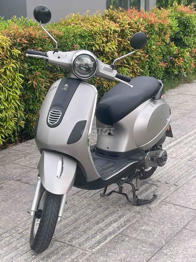 Vespa 2022 - ảnh 1