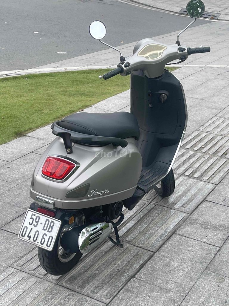 Vespa 2022 - ảnh 4