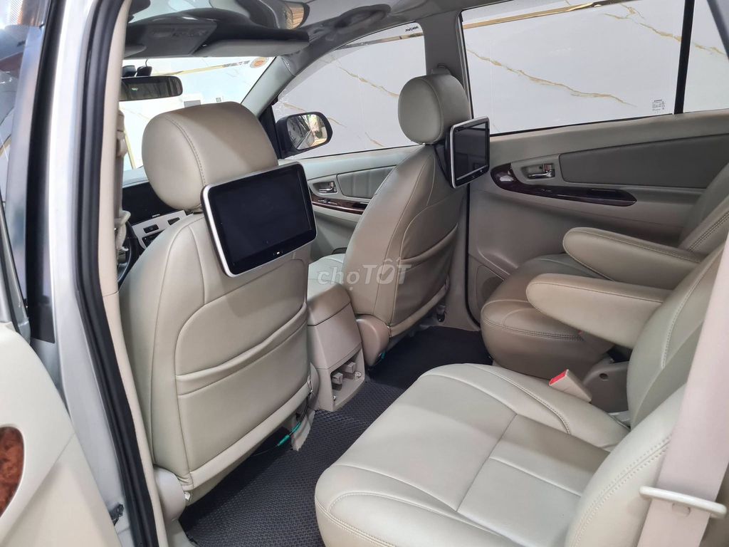 Toyota Innova 2012 - ảnh 3