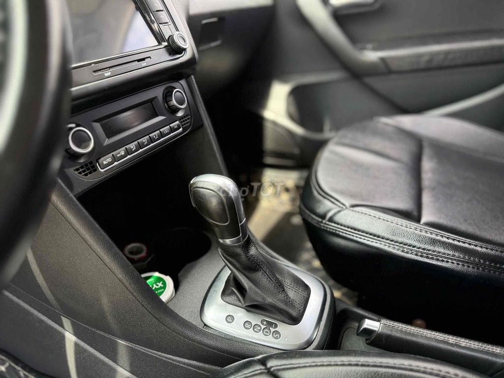 Volkswagen Polo - ảnh 4