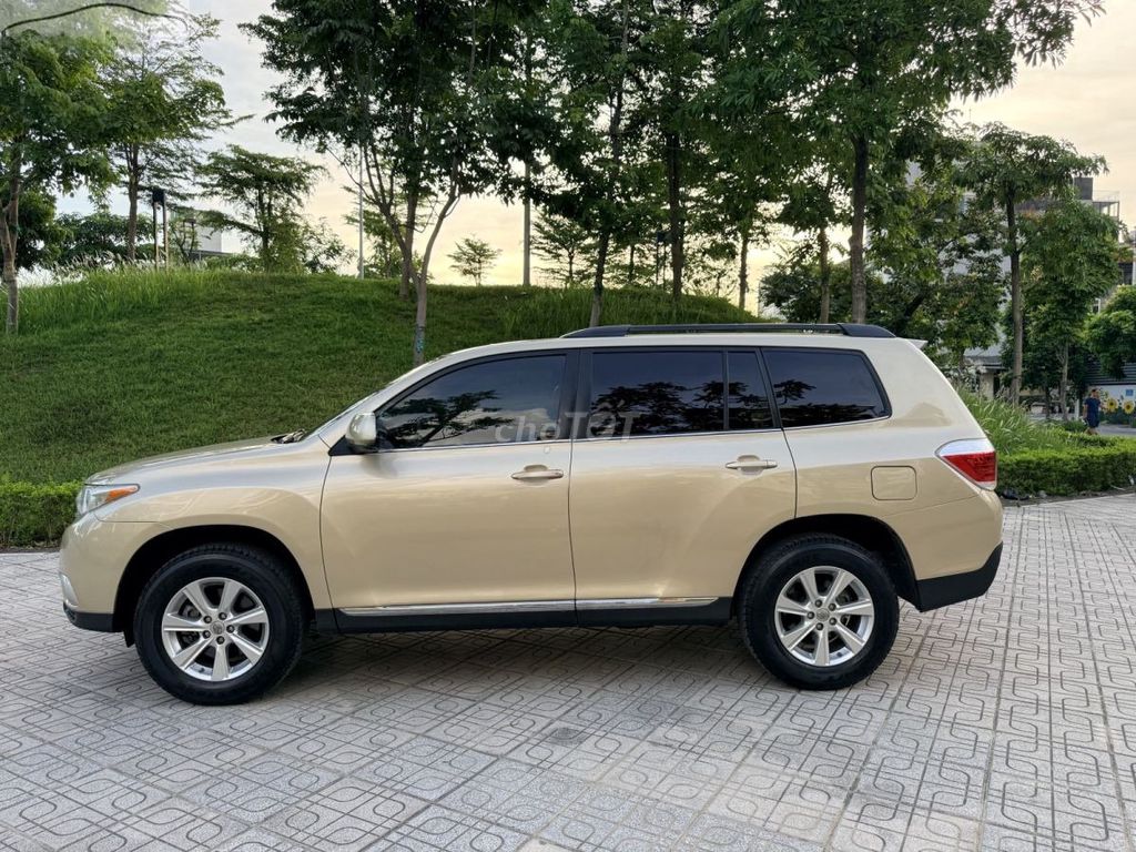 Toyota 2012 - ảnh 3