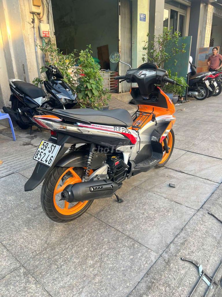 Honda Air Blade 2010 - ảnh 2