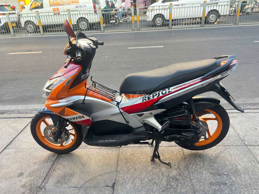 Honda Air Blade 2010 - ảnh 4