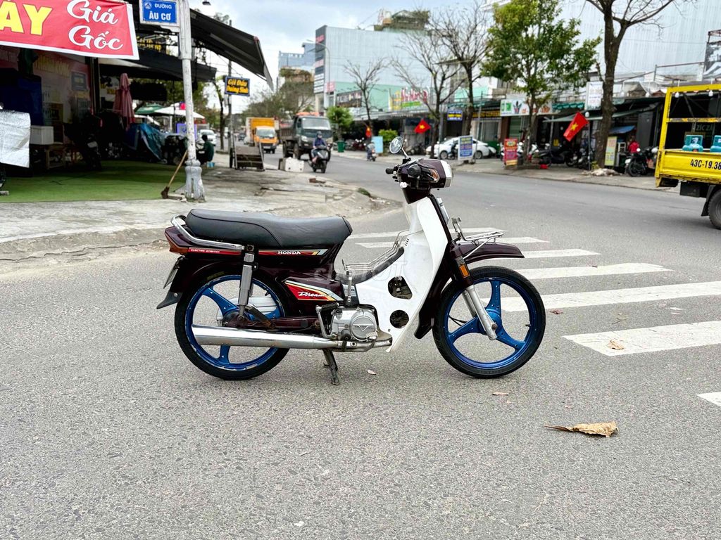 Honda Dream 1999 - ảnh 1