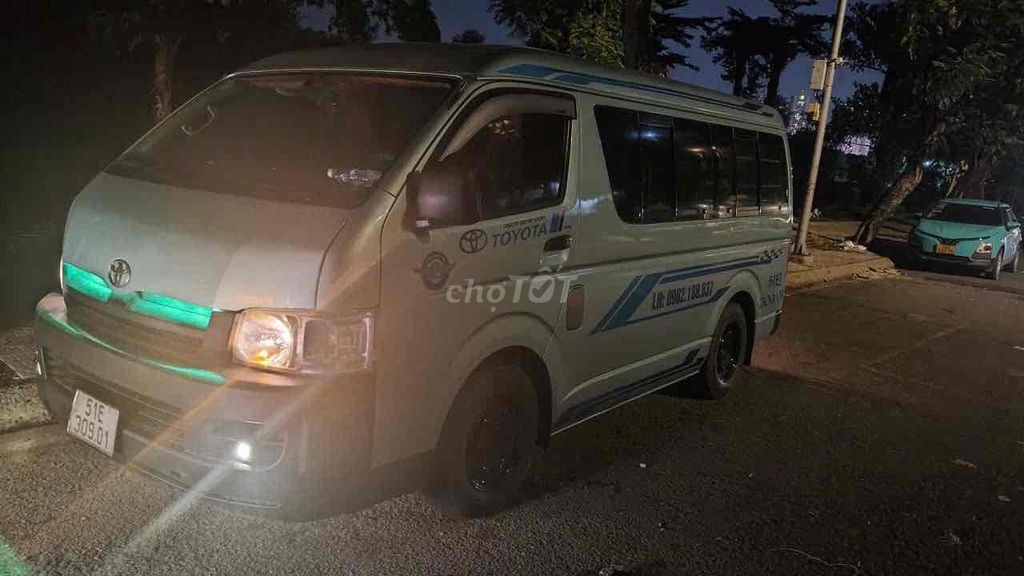 Toyota Hiace 2009 - ảnh 1