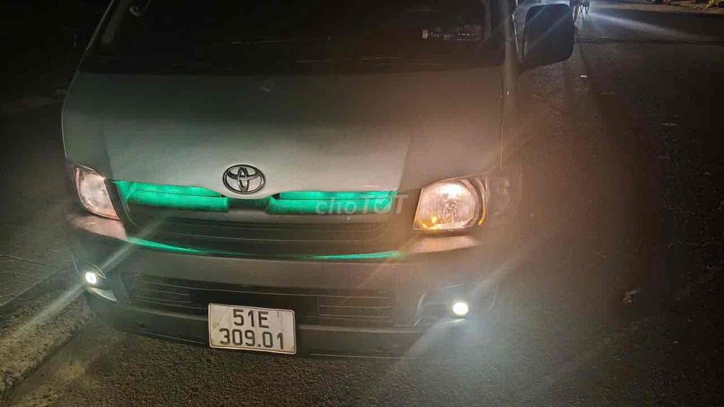 Toyota Hiace 2009 - ảnh 2